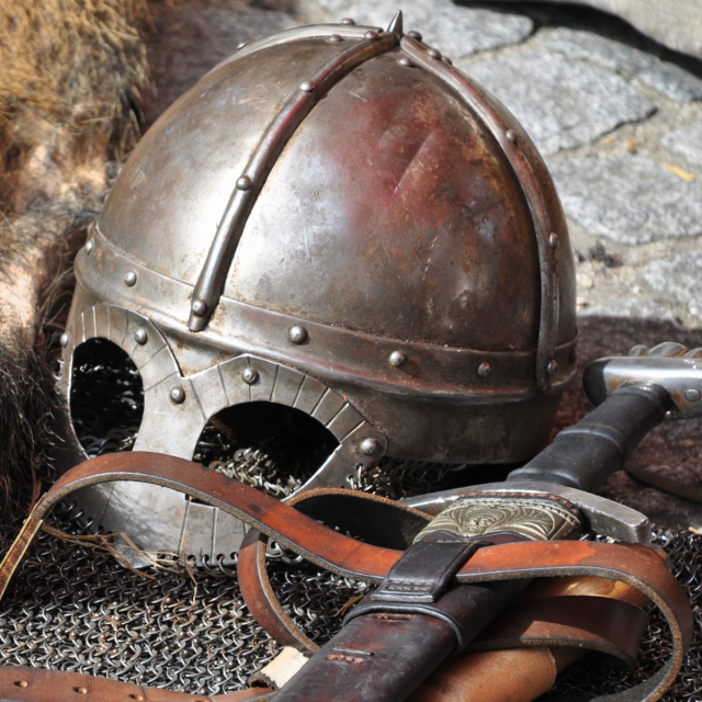 Casque et épée